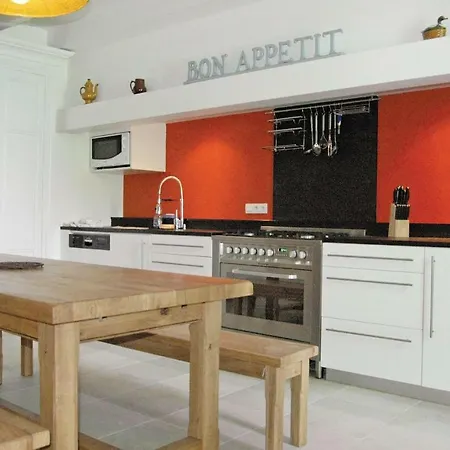 Сasa de vacaciones Lovely In St Aubin De Cadelech *